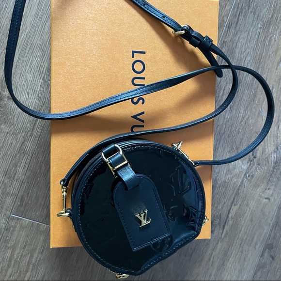 LOUIS VUITTON-AUTHENTIC Black Patent Leather Vernis Mini Boite Chapeau Handbag - Picture 10 of 16